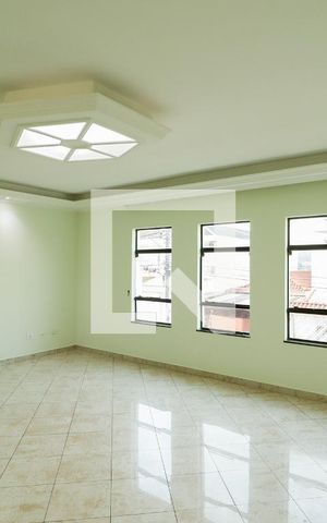Casa para alugar com 241m², 3 quartos e 4 vagasSala