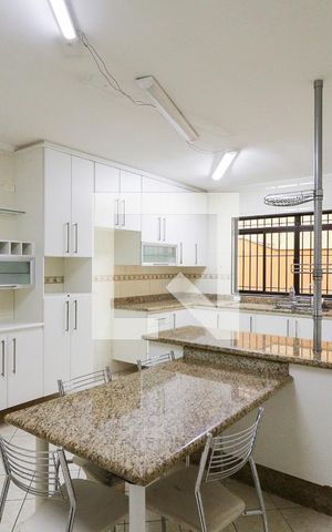 Casa para alugar com 241m², 3 quartos e 4 vagasCozinha