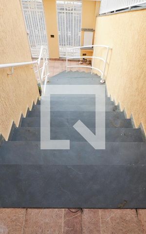 Casa para alugar com 241m², 3 quartos e 4 vagasEscada