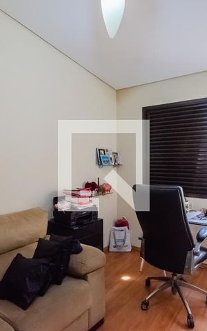 Casa à venda com 210m², 3 quartos e 3 vagas Casa à venda com 210m², 3 quartos e 3 vagasSuíte 3