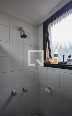 Apartamento à venda com 150m², 3 quartos e 2 vagas Apartamento à venda com 150m², 3 quartos e 2 vagasChuveiro do Banheiro da Suíte 1