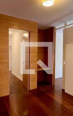 Apartamento à venda com 310m², 3 quartos e 2 vagas Apartamento à venda com 310m², 3 quartos e 2 vagasSala
