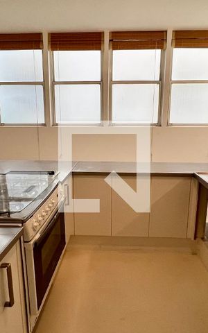 Apartamento à venda com 310m², 3 quartos e 2 vagas Apartamento à venda com 310m², 3 quartos e 2 vagasCozinha
