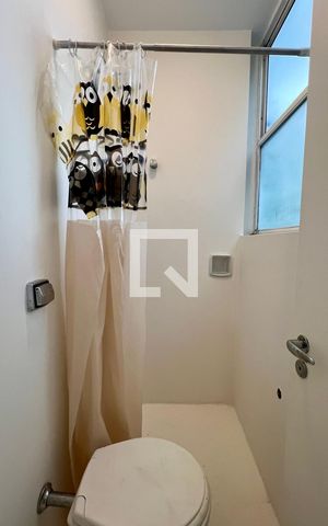 Apartamento à venda com 310m², 3 quartos e 2 vagas Apartamento à venda com 310m², 3 quartos e 2 vagasBanheiro de Serviço