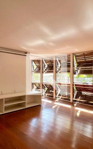 Apartamento à venda com 310m², 3 quartos e 2 vagas Apartamento à venda com 310m², 3 quartos e 2 vagasSala