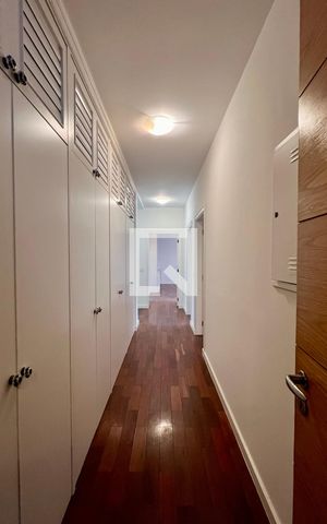 Apartamento à venda com 310m², 3 quartos e 2 vagas Apartamento à venda com 310m², 3 quartos e 2 vagasCorredor