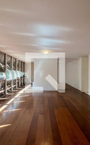 Apartamento à venda com 310m², 3 quartos e 2 vagas Apartamento à venda com 310m², 3 quartos e 2 vagasSala