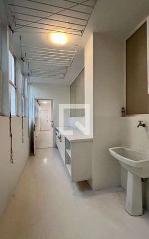 Apartamento à venda com 310m², 3 quartos e 2 vagas Apartamento à venda com 310m², 3 quartos e 2 vagasÁrea de Serviço