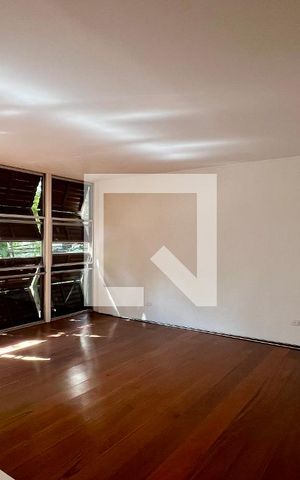 Apartamento à venda com 310m², 3 quartos e 2 vagas Apartamento à venda com 310m², 3 quartos e 2 vagasSala