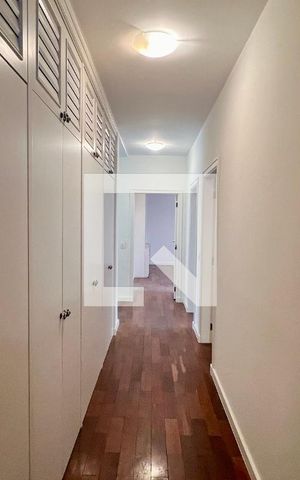 Apartamento à venda com 310m², 3 quartos e 2 vagas Apartamento à venda com 310m², 3 quartos e 2 vagasCorredor