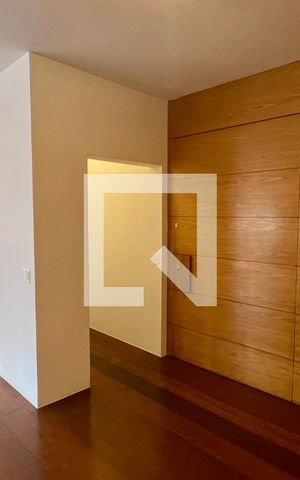 Apartamento à venda com 310m², 3 quartos e 2 vagas Apartamento à venda com 310m², 3 quartos e 2 vagasSala