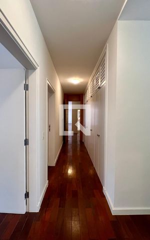Apartamento à venda com 310m², 3 quartos e 2 vagas Apartamento à venda com 310m², 3 quartos e 2 vagasCorredor