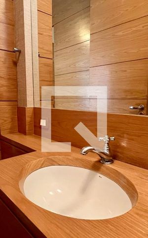 Apartamento à venda com 310m², 3 quartos e 2 vagas Apartamento à venda com 310m², 3 quartos e 2 vagasLavabo