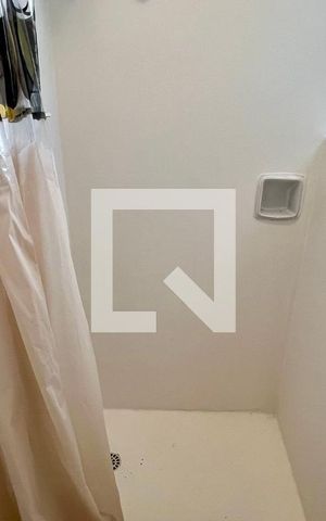 Apartamento à venda com 310m², 3 quartos e 2 vagas Apartamento à venda com 310m², 3 quartos e 2 vagasBanheiro de Serviço