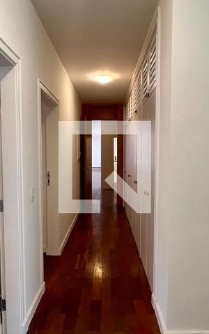 Apartamento à venda com 310m², 3 quartos e 2 vagas Apartamento à venda com 310m², 3 quartos e 2 vagasCorredor