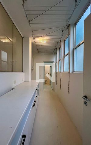 Apartamento à venda com 310m², 3 quartos e 2 vagas Apartamento à venda com 310m², 3 quartos e 2 vagasÁrea de Serviço