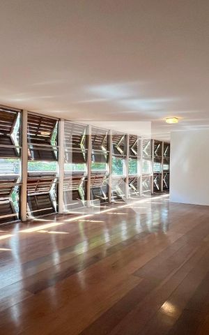 Apartamento à venda com 310m², 3 quartos e 2 vagas Apartamento à venda com 310m², 3 quartos e 2 vagasSala