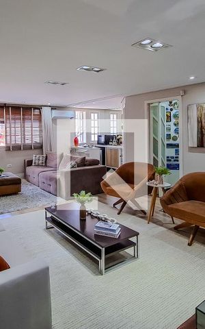Casa à venda com 246m², 4 quartos e 2 vagas Casa à venda com 246m², 4 quartos e 2 vagassala estar tv
