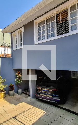 Casa à venda com 246m², 4 quartos e 2 vagas Casa à venda com 246m², 4 quartos e 2 vagasgaragem