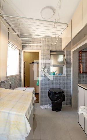Apartamento à venda com 110m², 3 quartos e 2 vagas Apartamento à venda com 110m², 3 quartos e 2 vagasÁrea de Serviço
