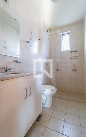 Apartamento à venda com 85m², 3 quartos e 2 vagas Apartamento à venda com 85m², 3 quartos e 2 vagasBanheiro social