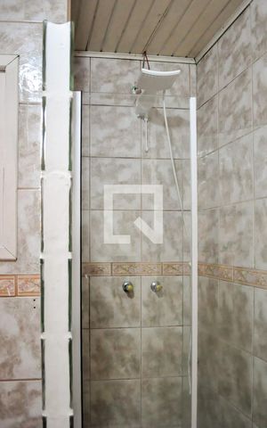 Casa à venda com 125m², 4 quartos e 2 vagas Casa à venda com 125m², 4 quartos e 2 vagasBanheiro