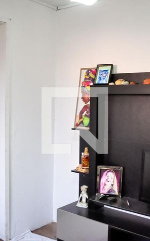 Casa à venda com 125m², 4 quartos e 2 vagas Casa à venda com 125m², 4 quartos e 2 vagasSala
