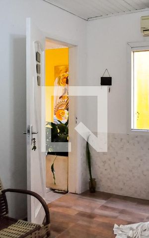 Casa à venda com 125m², 4 quartos e 2 vagas Casa à venda com 125m², 4 quartos e 2 vagasSala