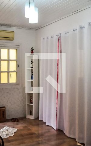 Casa à venda com 125m², 4 quartos e 2 vagas Casa à venda com 125m², 4 quartos e 2 vagasSala