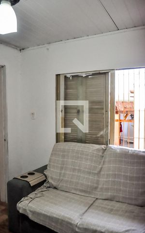 Casa à venda com 125m², 4 quartos e 2 vagas Casa à venda com 125m², 4 quartos e 2 vagasSala