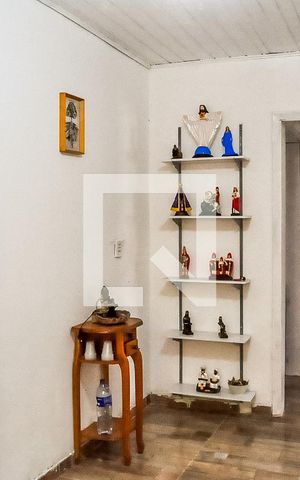 Casa à venda com 125m², 4 quartos e 2 vagas Casa à venda com 125m², 4 quartos e 2 vagasSala