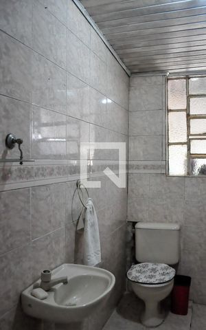 Casa à venda com 125m², 4 quartos e 2 vagas Casa à venda com 125m², 4 quartos e 2 vagasBanheiro 2