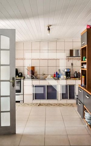 Casa à venda com 125m², 4 quartos e 2 vagas Casa à venda com 125m², 4 quartos e 2 vagasCozinha