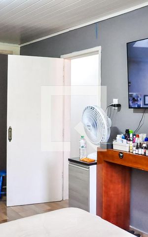 Casa à venda com 125m², 4 quartos e 2 vagas Casa à venda com 125m², 4 quartos e 2 vagasQuarto