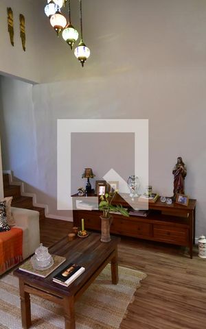 Casa à venda com 118m², 2 quartos e 1 vagaSala