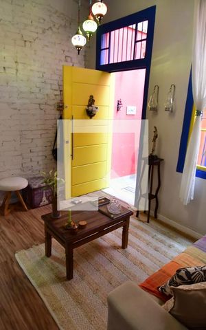 Casa à venda com 118m², 2 quartos e 1 vagaSala
