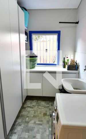 Casa à venda com 118m², 2 quartos e 1 vagaÁrea de Serviço