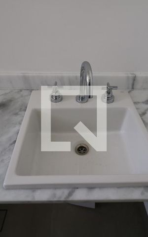 Apartamento à venda com 161m², 3 quartos e 3 vagasBanheiro da Suíte 1 - Pia