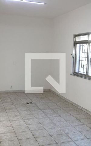 Casa à venda com 180m², 2 quartos e 2 vagasSala