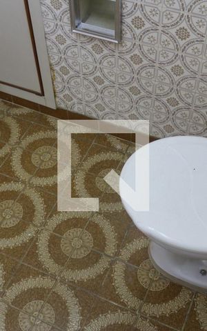 Casa à venda com 180m², 2 quartos e 2 vagasBanheiro 1
