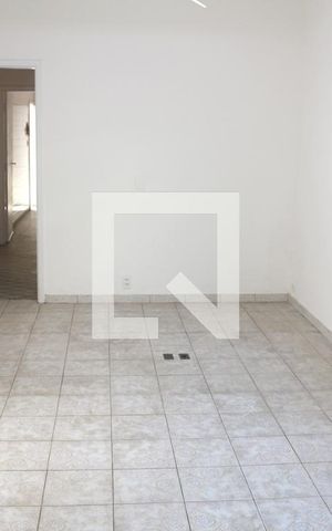 Casa à venda com 180m², 2 quartos e 2 vagasSala