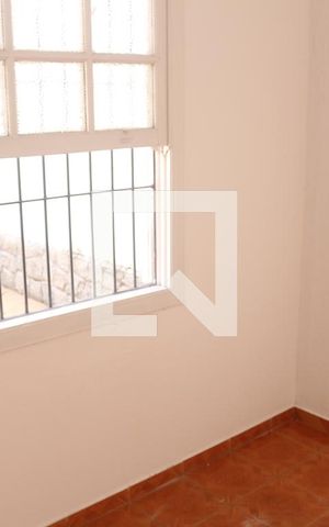 Casa à venda com 180m², 2 quartos e 2 vagasQuarto de Serviço