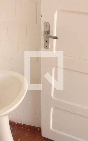 Casa à venda com 180m², 2 quartos e 2 vagasBanheiro 2