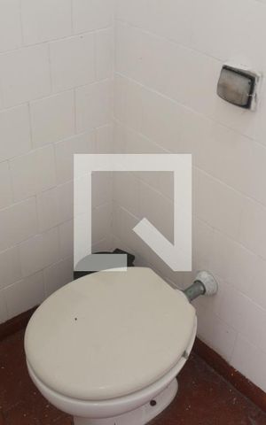 Casa à venda com 180m², 2 quartos e 2 vagasBanheiro 2