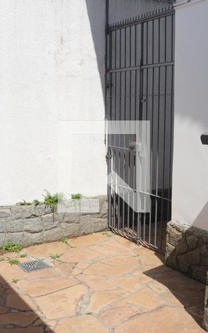 Casa à venda com 180m², 2 quartos e 2 vagasQuintal