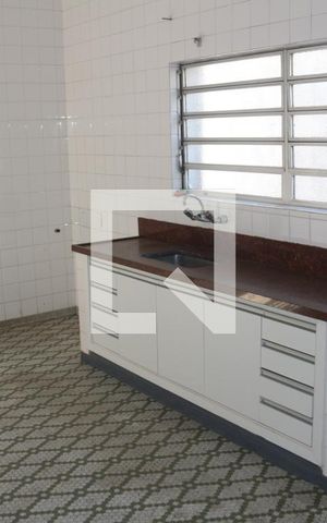 Casa à venda com 180m², 2 quartos e 2 vagasCozinha