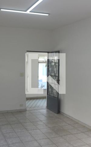 Casa à venda com 180m², 2 quartos e 2 vagasSala