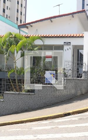 Casa à venda com 180m², 2 quartos e 2 vagasFachada