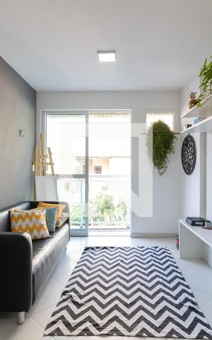 Apartamento à venda com 61m², 2 quartos e 1 vaga Apartamento à venda com 61m², 2 quartos e 1 vagaSala