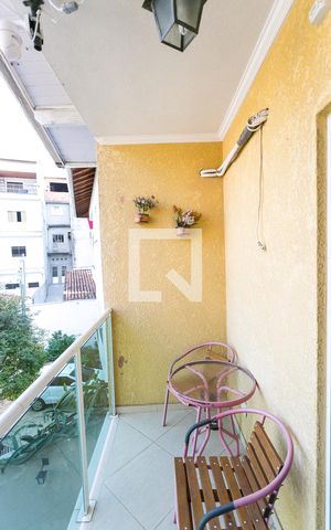 Casa à venda com 130m², 3 quartos e 4 vagassuíte 3 varanda
